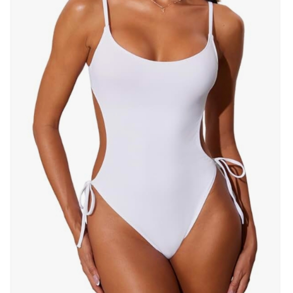 Sexy White One Piece Swimsuit Strappy Backless Bathing Suit Medium 8/10